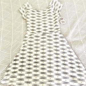 👗 peekaboo back geo print dress!